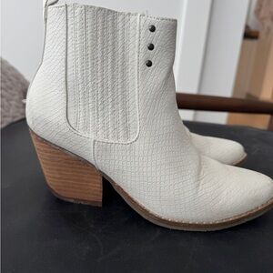 Coconuts by Matisse Ankle Boots – Size 6 🤍